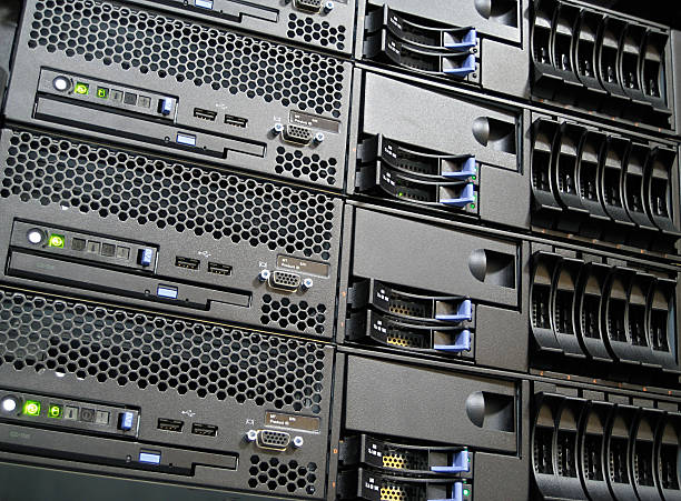 farm de servidores rack montado computador cluster - mountable imagens e fotografias de stock