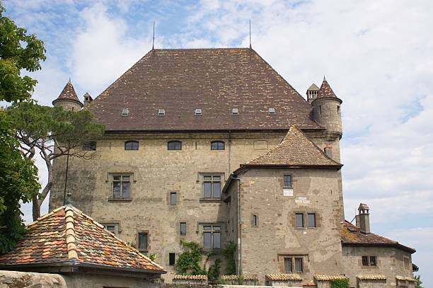 istock old french mansion 147675808