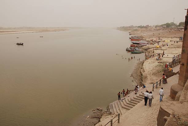 istock Ganga in Varanasi 147676393