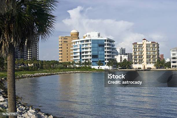 Foto de Condomínio De Frente Para O Mar Na Baía De Sarasota e mais fotos de stock de Apartamento