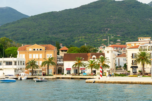 tivat, nadmorskie miasto w południowo-zachodniej czarnogórze, położone w zatoce kotorskiej, czarnogóra - marina lake nautical vessel water zdjęcia i obrazy z banku zdjęć