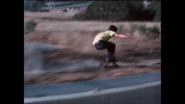 Skateboard Wipeouts - Dirt Downhill
