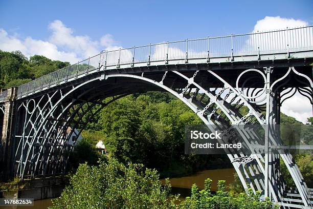 Foto de Ironbridge e mais fotos de stock de Ironbridge - Shropshire - Ironbridge - Shropshire, Arco - Característica arquitetônica, Cruzar