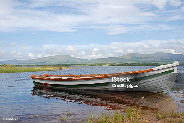 Vertäut Boot Über Lough Conn Stockfoto und mehr Bilder von Verwaltungsbezirk County Mayo - Verwaltungsbezirk County Mayo, See, Berg