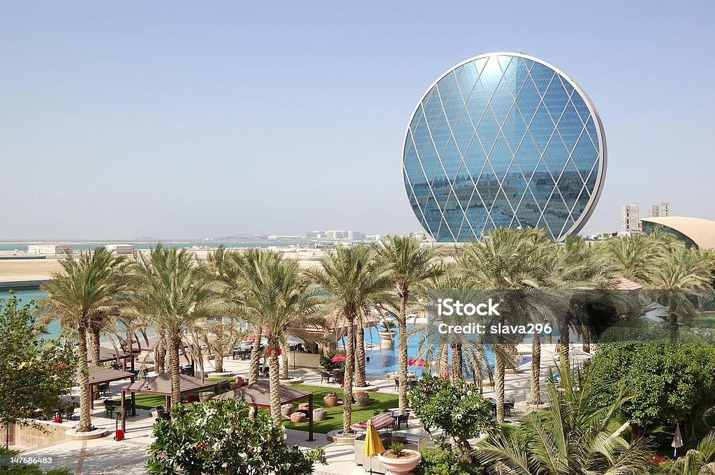 El hotel de lujo y circular edificio, Abu Dhabi, Emiratos Árabes Unidos - Foto de stock de Abu Dabi libre de derechos