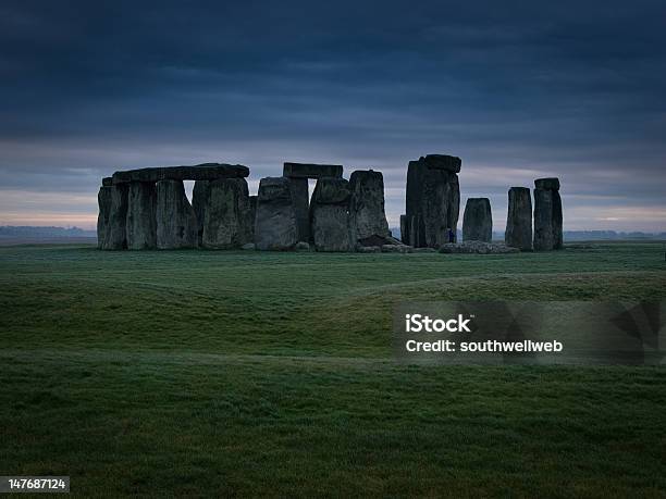 Stonhenge 어얼리 Dawn 0명에 대한 스톡 사진 및 기타 이미지 - 0명, 거석, 국제 관광명소