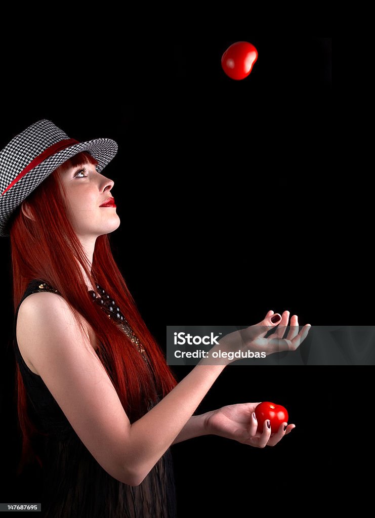 Garota abre uma mafia tomate - Foto de stock de Adulto royalty-free