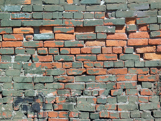 Pared de ladrillo muestra desgaste - foto de stock