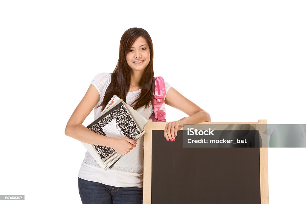 Asian studente con computer portatili da lavagna - Foto stock royalty-free di 16-17 anni