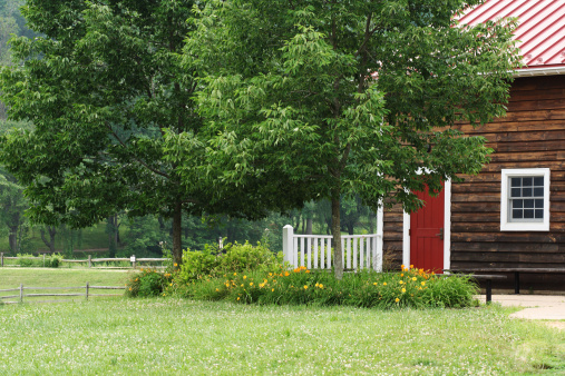 This is a barn that is part of Longstreet Farm in Holmdel Park, NJ