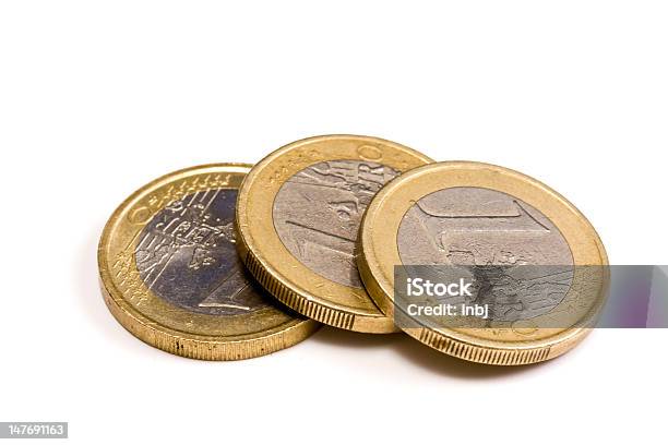 Monedas De Un Euro Foto de stock y más banco de imágenes de Actividades bancarias - Actividades bancarias, Ahorros, Círculo