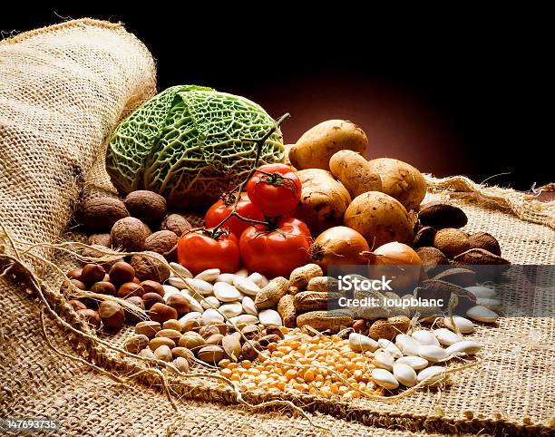 Foto de Legumes e mais fotos de stock de Amendoim - Noz - Amendoim - Noz, Avelã, Batata Russet