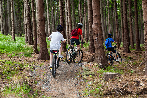 istock Family biking 147694504