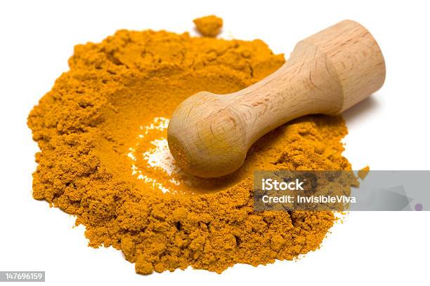 Spice Di Cannella Isolato Su Sfondo Bianco - Fotografie stock e altre immagini di Ambientazione esterna - Ambientazione esterna, Arancione, Cannella