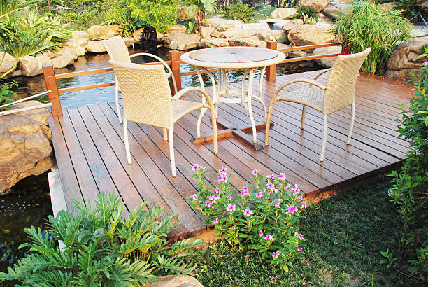 istock Small family garden 147696384
