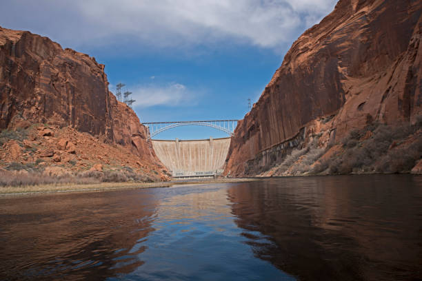 istock Glen Canyon concrete arch-gravity dam 1476975920