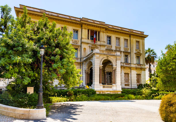 villa massena museo museo de arte, palacio y jardín en promenade des anglais en el casco histórico de niza en francia - boulevard mansion road grounds fotografías e imágenes de stock