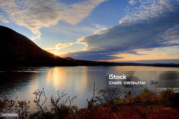 Sonnenuntergang Über Den Hudson River Stockfoto und mehr Bilder von Berg - Berg, Berg Storm King Mountain, Fluss