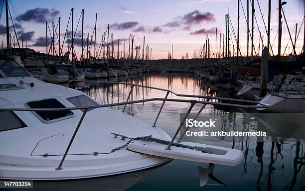 Мирное Marina — стоковые фотографии и другие картинки Бизнес - Бизнес, Богатство, Бухта