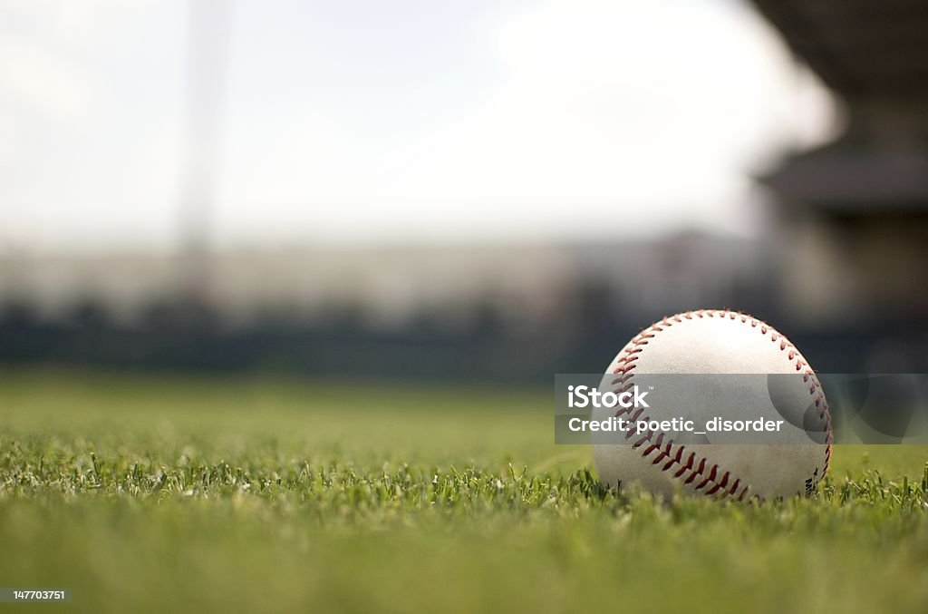 Baseball auf Feld - Lizenzfrei Baseball Stock-Foto