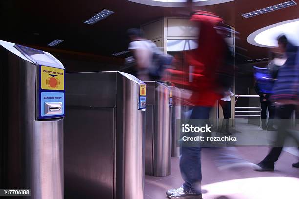 Stacja Metra - zdjęcia stockowe i więcej obrazów Metro - Metro, Turnikiet, Brama