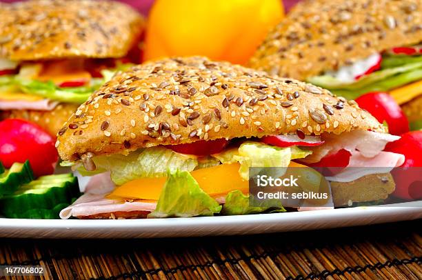 新鮮な野菜のサンドイッチ - おやつのストックフォトや画像を多数ご用意 - おやつ, アブラナ科, クローズアップ