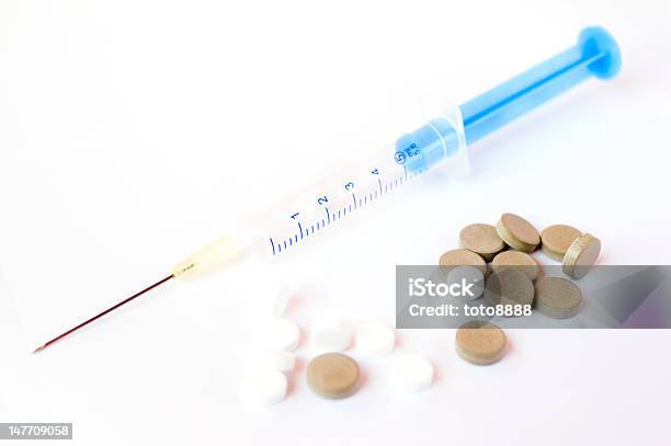 Tabletten Spritzen Stockfoto und mehr Bilder von Diabetes - Diabetes, Drogenart, Drogenmißbrauch - Suchtmittel-Abhängigkeit