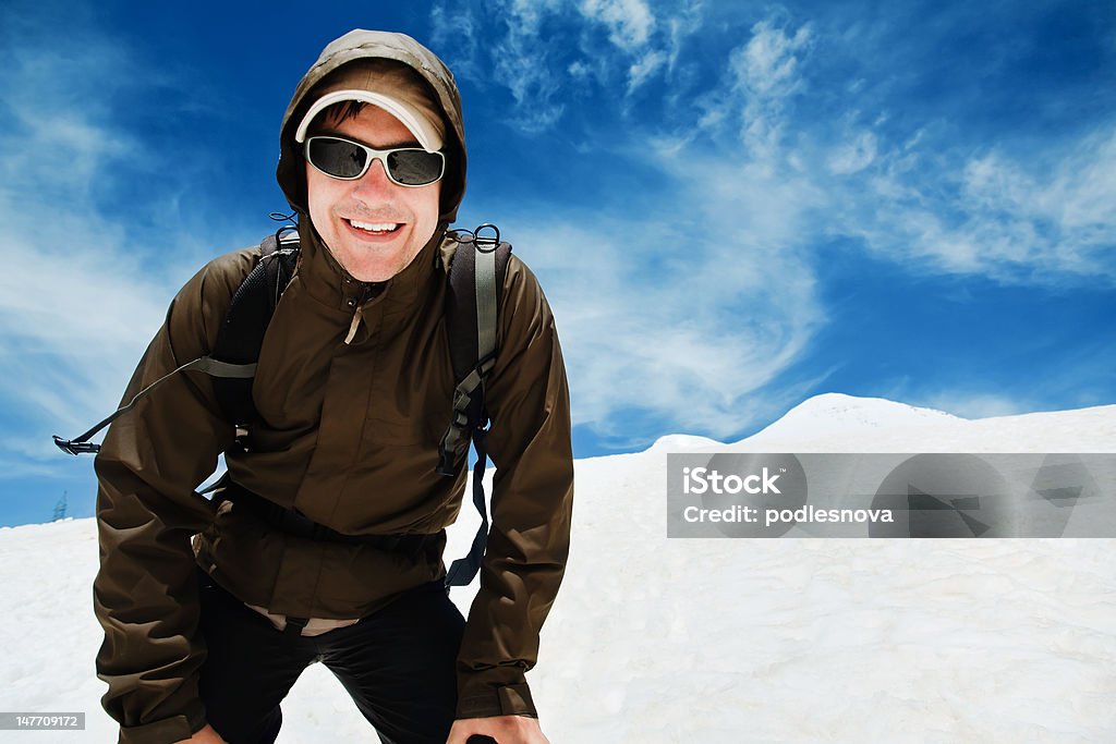 Homem nas montanhas - Foto de stock de Adulto royalty-free