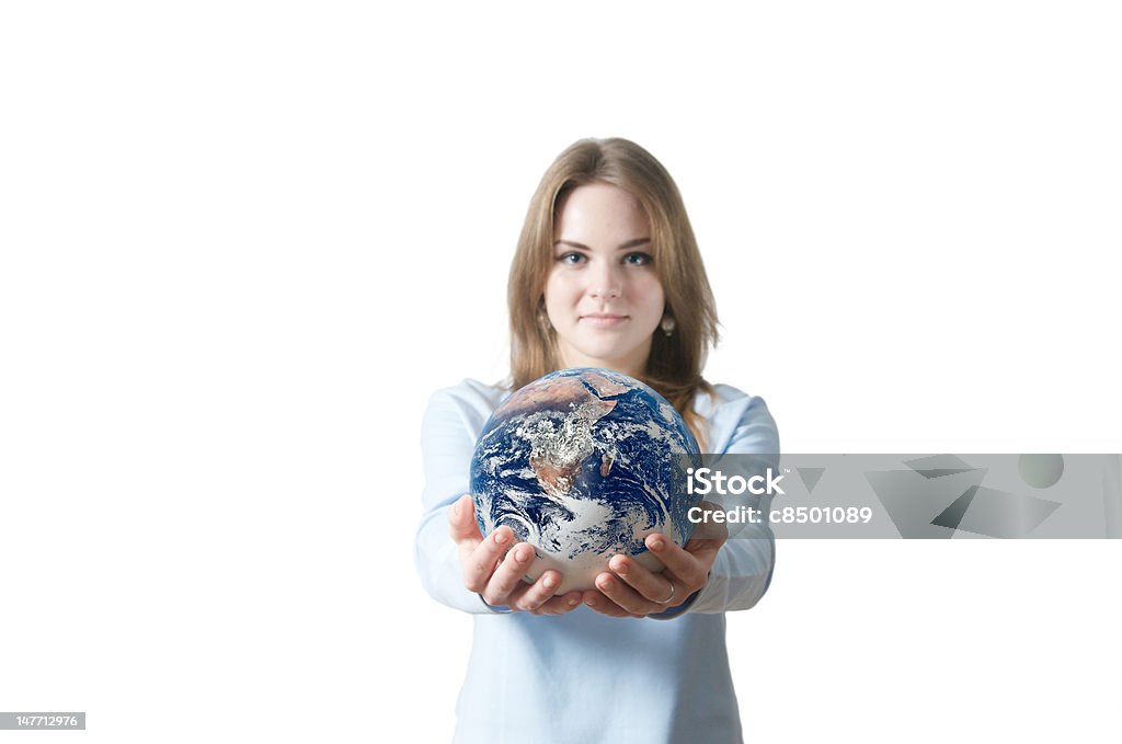 Schönes Mädchen, die mit earth-Globus - Lizenzfrei Blau Stock-Foto