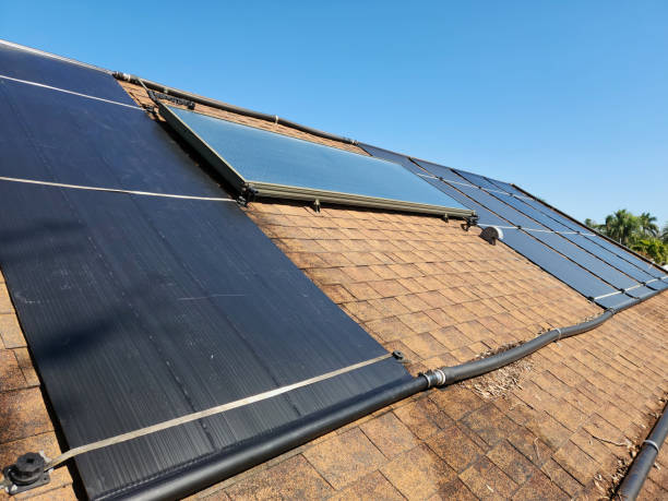 istock Solar Pool and Hot Water Heater Panels 1477165413
