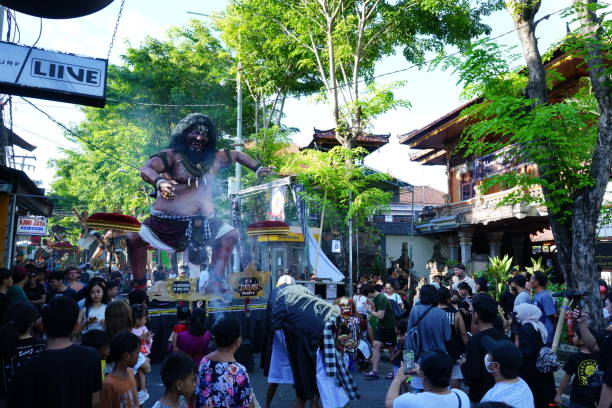 the ogoh ogoh parade welcomes the saka new year in bali - ogoh imagens e fotografias de stock