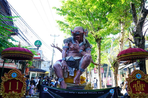 the ogoh ogoh parade welcomes the saka new year in bali - ogoh imagens e fotografias de stock