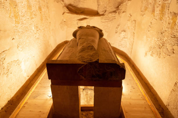 grobowiec sethi ii, luksor, egipt - stone coffin zdjęcia i obrazy z banku zdjęć