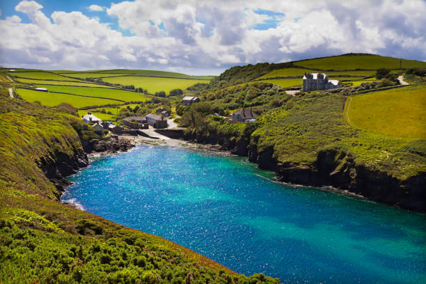 cove at port quin, cornwall, uk - english quin imagens e fotografias de stock