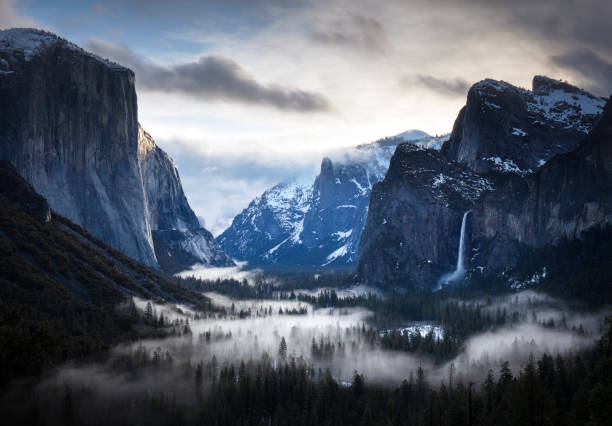 istock Yosemite valley in the mist 1477238678
