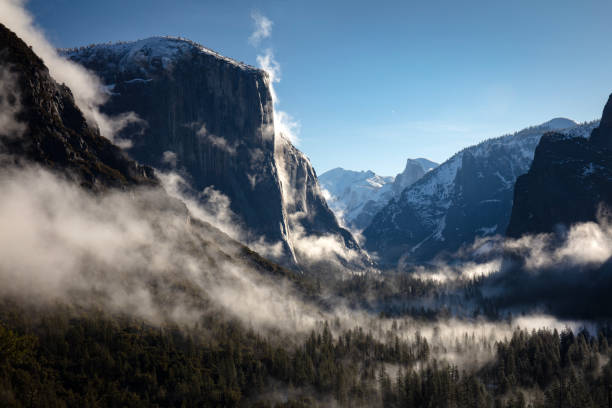 istock Yosemite valley in the mist 1477238747
