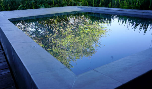 istock Outdoor hot tub 1477275940