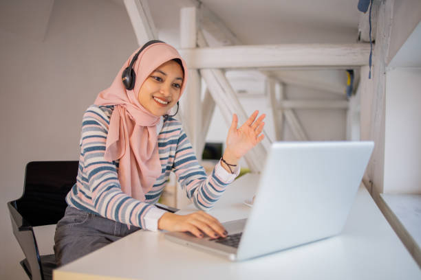 istock Entrepreneur is running her online business 1477278597