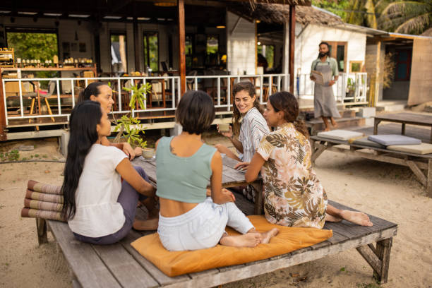 istock Women hanging out 1477318171
