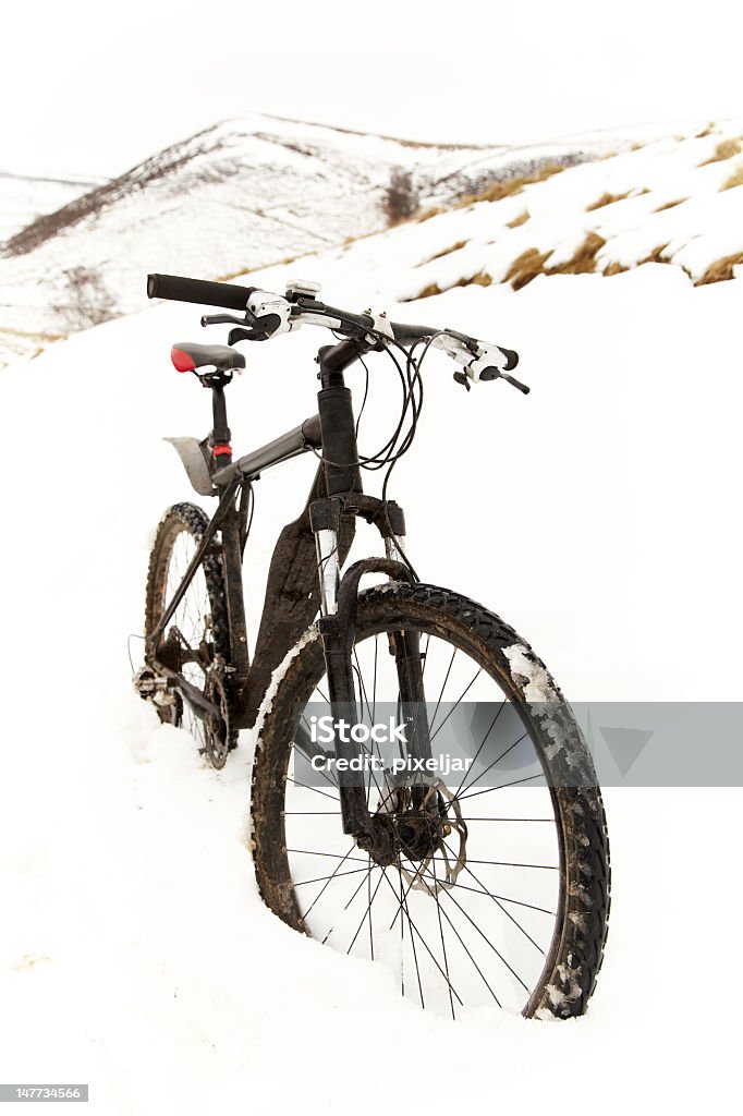 Mountain Bike im Schnee - Lizenzfrei Berg Stock-Foto