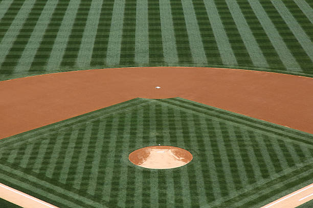 campo de basebol - baseballs baseball baseball diamond infield imagens e fotografias de stock