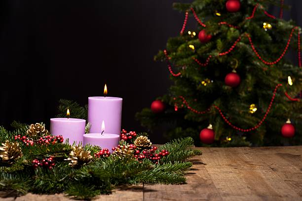 istock Three candles in an advent flower 147754598