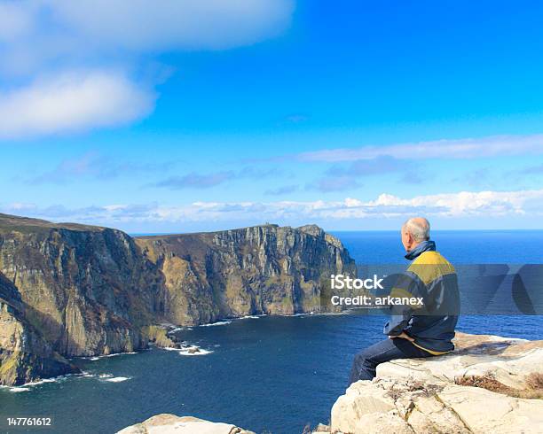 Contemplação - Fotografias de stock e mais imagens de Terceira idade - Terceira idade, Turista, Cultura Irlandesa