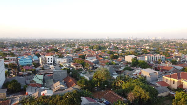istock Small city ​​view on a sunny afternoon 1477705369