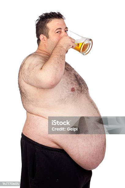 배부른 남자 술마시기 맥주 한 병 건강관리와 의술에 대한 스톡 사진 및 기타 이미지 - 건강관리와 의술, 과체중, 남자