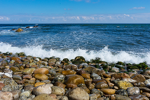 sea ​​with waves