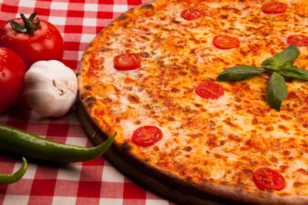 cheese pizza with tomato