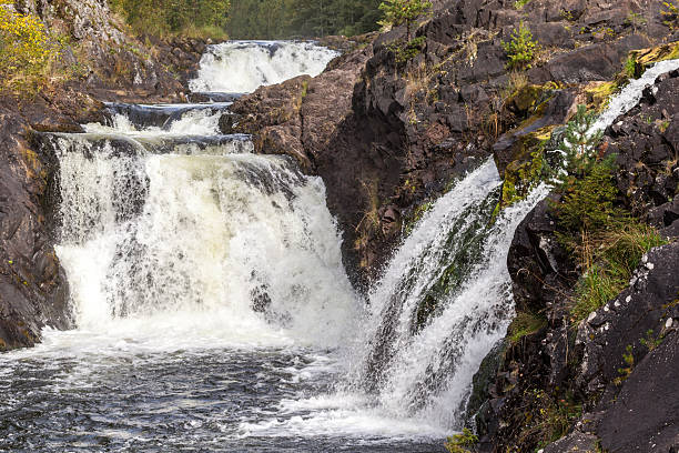 wasserfall kivach - spray falls stock-fotos und bilder