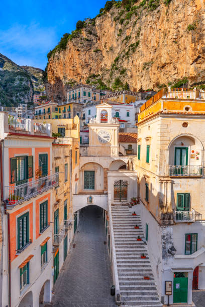 atrani, itália na costa amalfitana - salerno - fotografias e filmes do acervo