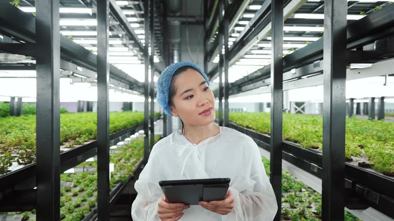 The tablet helps me with the daily tasks in the greenhouse.